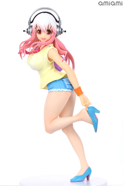 FuRyu Super Sonico Sonico-chan Seikatsu Micchaku Shuzai Special Figure -Odekake Time- Vitamin Ver. (Game-prize)