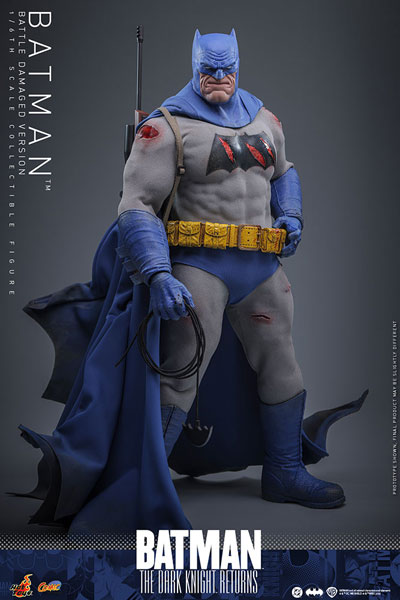 Hot Toys Comic Masterpiece 1/6 Scale Figure Batman (Battle Damaged Version)