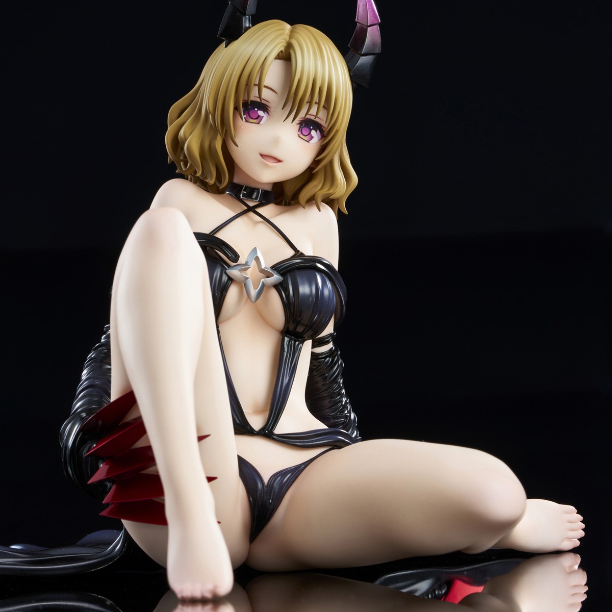 Union Creative To Love-Ru Darkness Risa Momioka Darkness ver. Renewal Package Edition (Figure) image 6