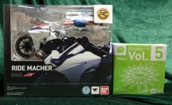 Bandai SHFiguarts Kamen Rider Drive Ride Mach with Funky Spike special Effect