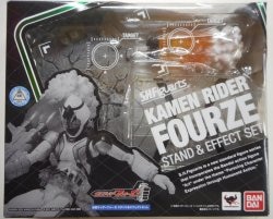 Bandai SH Figuarts Kamen Rider Fourze Stand and Effect set gambar 1