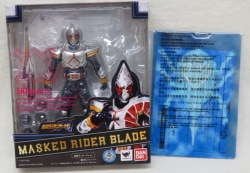 Bandai SH Figuarts Kamen Rider Blade Kamen Rider: Blade with Orichalcum Element Effect Bild 1