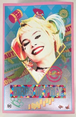 HOTTOYS MOVIE MASTERPIECE HARLEY QUINN (CAUTION TAPE JACKET VERSION) MMS566 gambar 1