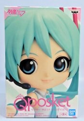 Bandai Spirits Q posket Hatsune Miku V4X STYLE Hatsune Miku (front right)