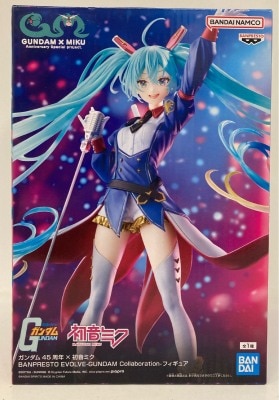 Bandai Spirits BANPRESTO EVOLVE Gundam 45th Anniversary x Hatsune Miku GUNDAM Collaboration Figure
