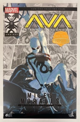 HOTTOYS COMIC MASTERPIECE MILES MORALES CMS027 imagen 1