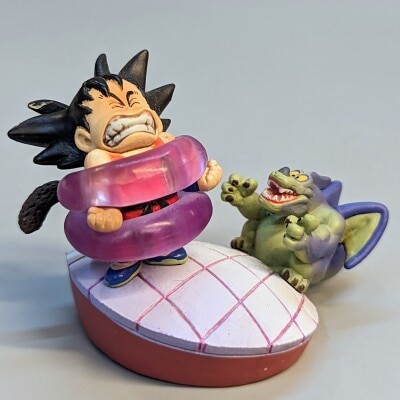Megahouse DB Capsule Neo 17/Fierce Battle: Tenkaichi Budokai Edition Dragon Ball Goku in a pinch with Gurgur Gum Color