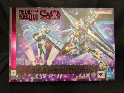 Bandai Spirits METAL ROBOT SPIRITS <side ms=""> Mobile Suit Gundam Seed FREEDOM Strike Freedom Gundam Type-2 [Hatsune Miku Ver.] </side>