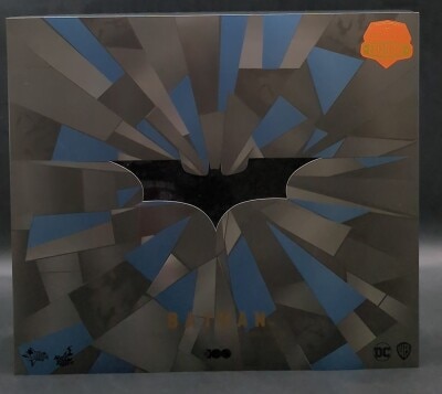 HOTTOYS MOVIE MASTERPIECE Warner Bros. 100th Anniversary BATMAN (CLASSC COLOR) MMS697
