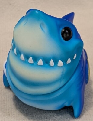 TOY'S KING Capsule Toy Collection series 05 KAGEMARU DESIGNS Man-eating Shark PUCHI Megadon Light Blue/Blue
