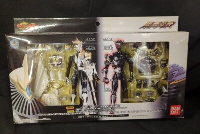 Bandai Souchaku Henshin Series Kamen Rider: Ryuki (Dragon Knight) Kamen Rider Fam and Kamen Rider Ryuuga GD-94