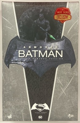 HOTTOYS MOVIE MASTERPIECE ARMORED BATMAN / BATTLE DAMAGED MMS417 image 1
