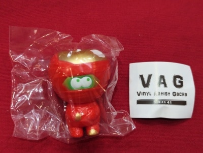 MEDICOMTOY VAG SERIES 41 HUMAN ROBOT TOYS YUMMY MUMMY Red x Gold