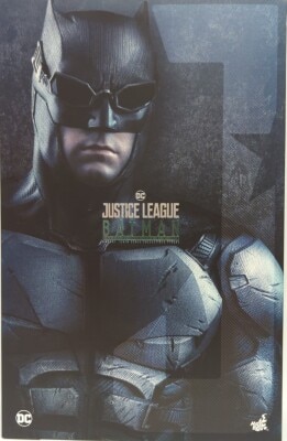 HOTTOYS MOVIE MASTERPIECE BATMAN / TACTICAL BATSUIT (Normal version) MMS432 Bild 1