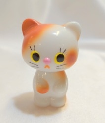 MEDICOMTOY VAG series 48 Black Cat Design KUUKUU Brown/White Bild 1