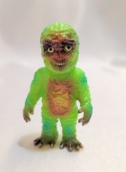 MEDICOMTOY VAG series 48 Resurrection Workshop Creepy Boy Yellow-Green Bild 1