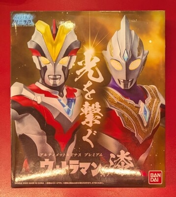 Bandai Ultimate Luminous Premium Ultraman Lacquer (Ultraman Victory and Ultraman Trigger Multi Type and Luminous Unit)