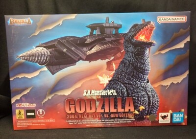 BANDAI NAMCO S.H.MonsterArts Godzilla (2004) Radiant Heat Ray Ver. VS New Gotengo