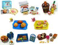 Doraemon Everyone's Bakery Gashapon Trading Figure Complete Set of 8 image 1