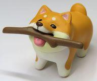 トレーディングフィギュア いい感じの棒をゲットした柴犬 「いい感じの棒をゲットした犬」