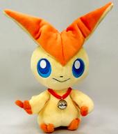 ぬいぐるみ やすらぎのすずをもったビクティニ ぬいぐるみ 「ポケットモンスター」 ポケモンセンタートウホク限定 รูปภาพ 1