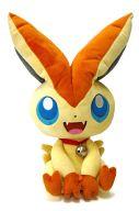 ぬいぐるみ ビクティニ 等身大ぬいぐるみ 「劇場版 ポケットモンスターベストウイッシュ」 ポケモンセンタートウホク1周年記念 ポケモンセンター限定 imagen 1