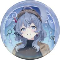 バッジ・ピンズ 天雨アコ(等身) 「ブルーアーカイブ 凸凹サマーミッション 〜運河を抱く巨大モール〜 トレーディング缶バッジ 風紀委員会」 Bild 1