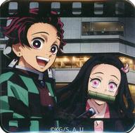 Tanjiro Kamado & Nezuko Kamado Demon Slayer x ufotable Dining Hiroma Random Square Tin Badge image 1