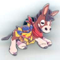 バッジ・ピンズ ドロバンコ＆ピカチュウ(寝姿) 「ポケットモンスター メタルピンズコレクション Run Run ! Desert」 ポケモンセンター限定 Bild 1