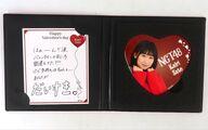 バッジ・ピンズ 佐藤海里 個別缶バッジ(ブックメッセージカード付き) 「2022年バレンタイン」 NGT48オンラインショップ予約限定 Bild 1