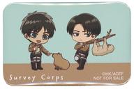 バッジ・ピンズ エレン＆リヴァイ スクエア缶バッジ ちびキャラver. 「進撃の巨人×カワスイ 川崎水族館 〜巨人潜む水辺を調査せよ〜 トレーディング ちびキャラ 缶バッジ」 イベント限定 BOX購入特典 รูปภาพ 1