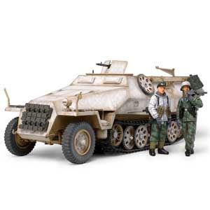 TAMIYA 1/48 German Hanomag Schützenpanzerwagen D-type Plastic Model