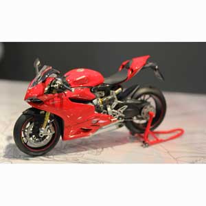 TAMIYA タミヤ 1/12 ドゥカティ 1199 パニガーレS【14129】 プラモデル Bild 1