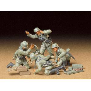 TAMIYA タミヤ 1/35 ドイツ歩兵 迫撃砲チームセット【35193】 プラモデル