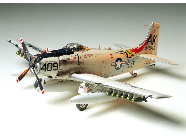 TAMIYA 61058 1/48 ダグラス A-1H スカイレイダー アメリカ海軍 タミヤ 1/48傑作機 プラモデル 送料無料 图片 1