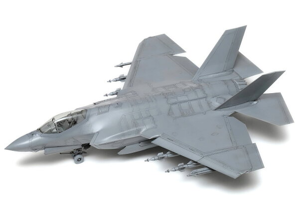 TAMIYA 61127 1/48 ロッキード マーチン F-35C ライトニングII タミヤ 1/48傑作機 プラモデル 同梱不可 ※キャンセル不可商品
