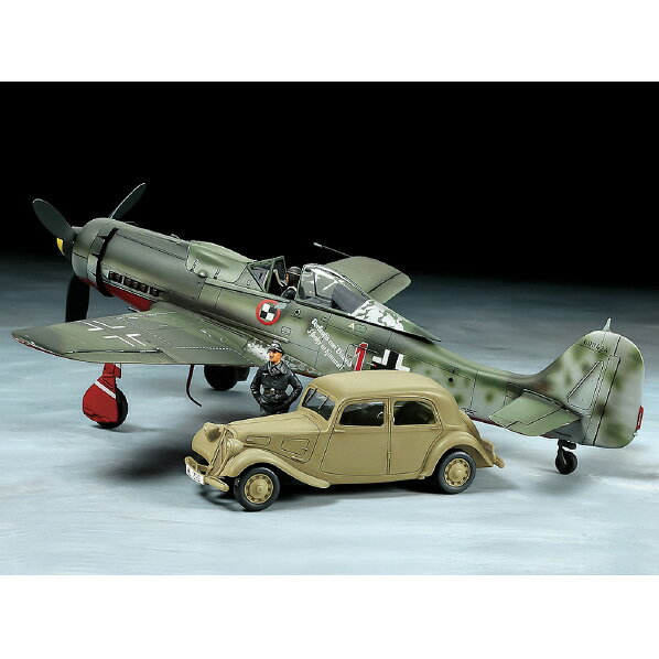 TAMIYA 타미야 1/48 포케불프 Fw190 D-9 JV44・시트로엥 11CV 스태프카 스케일 한정상품 T25213フオツケウルフFW190シトロエン11 [T25213フオツケウルフFW190シトロエン11]