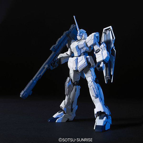 Bandai HGUC 1/144 RX-0 Unicorn Gundam Unicorn Mode Plastic Model