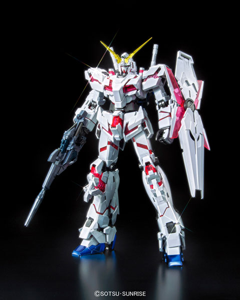 Bandai MG 1/100 Unicorn Gundam (Red/Green Twin Frame Edition) Titanium Finish Plastic Model