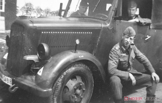 ICM Deutscher Fahrer (1939-1945) (Plastikmodell) Bild 4