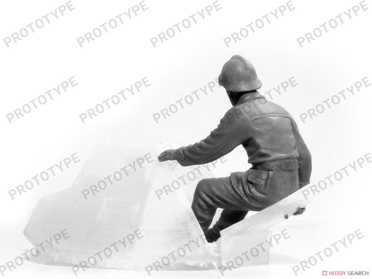 ICM WWII Frebch Tank Crew (Plastic model) gambar 8