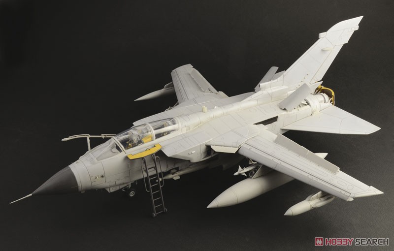 Tamiya Tornado GR.4 w/Pilot Figure (Plastic model) Bild 8