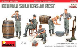 Mini Art German Soldiers At Rest.Special Edition (Plastic model) gambar 1