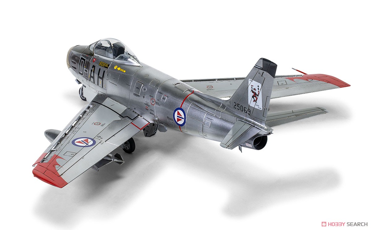 Airfix North American F-86F-40 Sabre (Plastic model) gambar 4