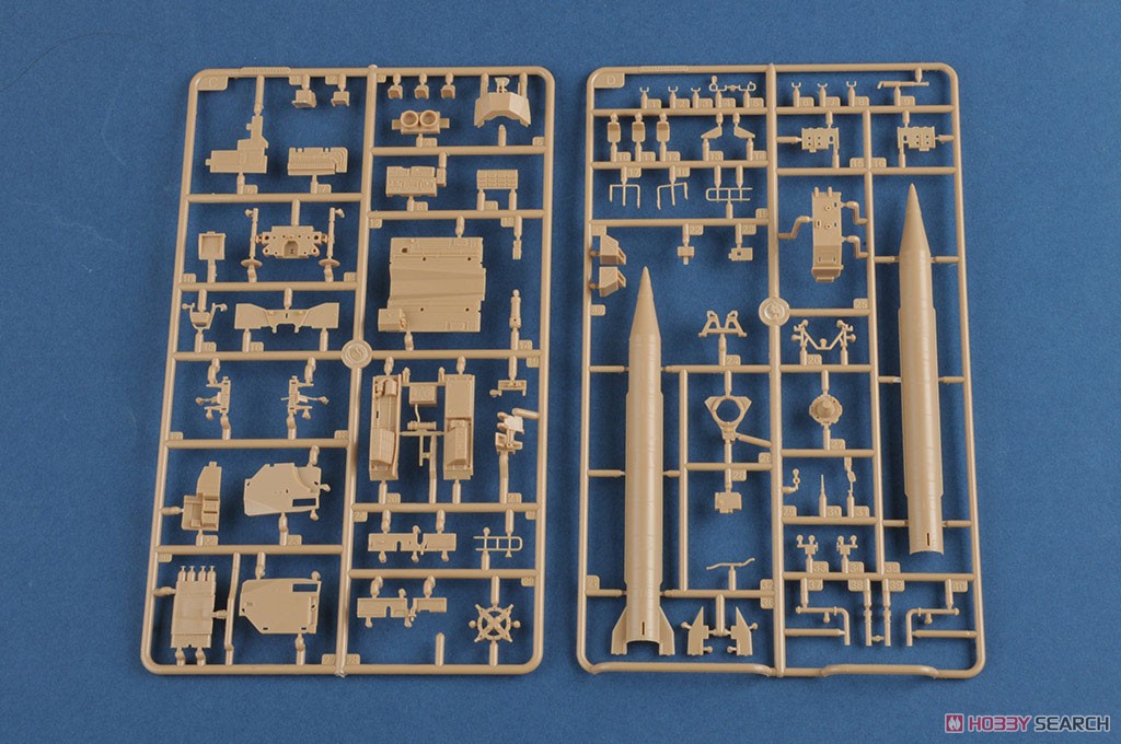 Hobby Boss Soviet (9P117M1) Launcher with R17 Rocket of 9K72 Missile Complex `Elbrus` (Scud B) (Plastic model) gambar 7