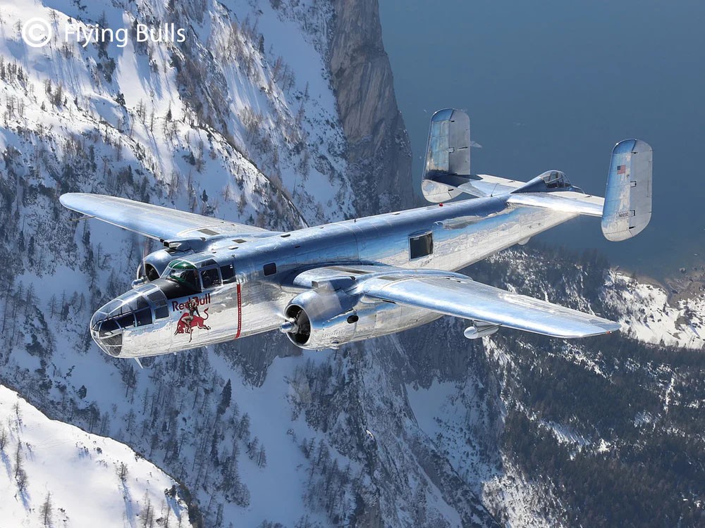 Revell (Germany) B-25J Mitchell The Flying Bulls Gift Set (Plastic model) Bild 3