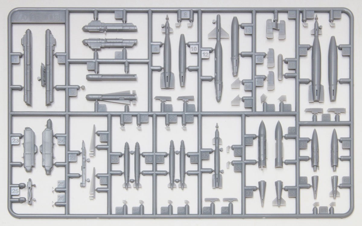 Fine Molds U.S.Army Aircraft Bomb Set 2 hình ảnh 6