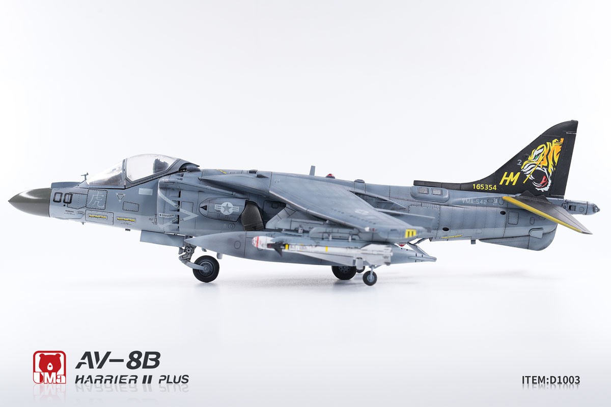 UMa Model AV-8B Harrier II Plus `VMA-542` (Plastic model) image 5