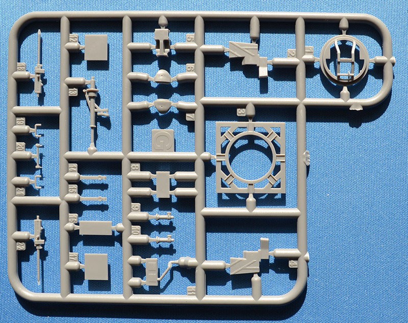 ACE Models US G506 E-5 Turm-Trainer (Plastikmodell) Bild 6