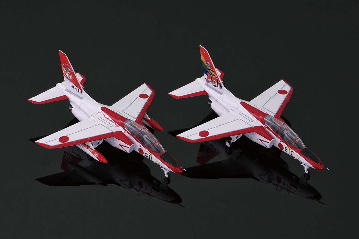 Platz JASDF T-4 13th Flying Training Wing 1st SQ &amp; 2nd SQ 2004 JASDF 50th Anniversary Painted (Plastic model) imagen 4